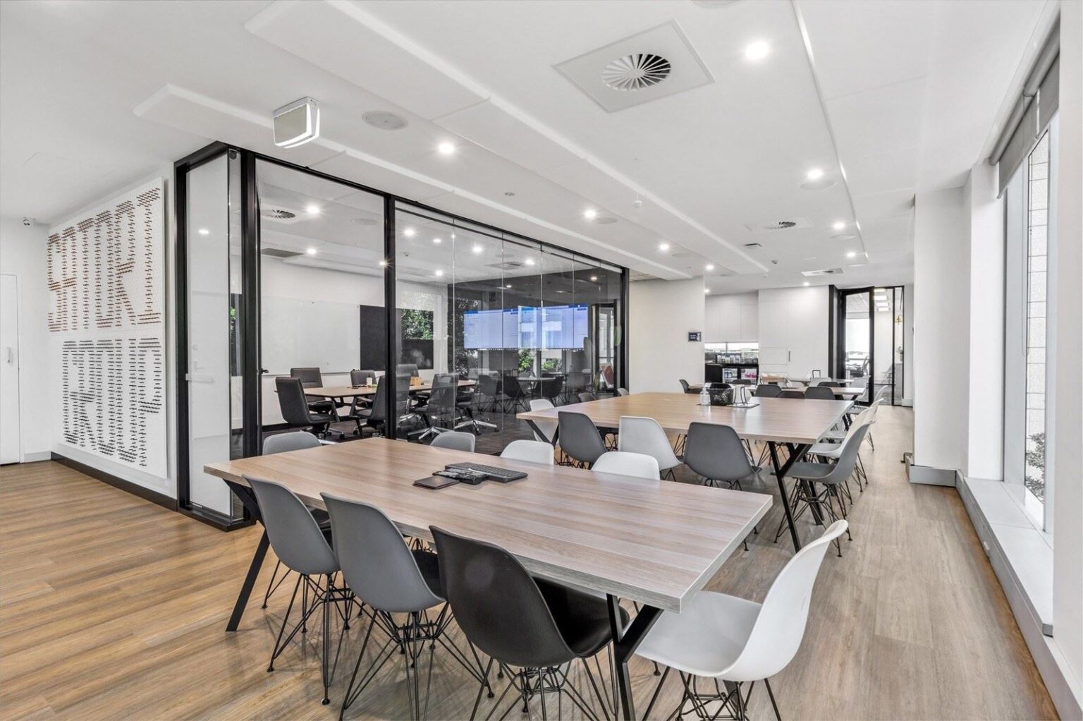 Leading Office Fitout Company In Sydney | DY Constructions